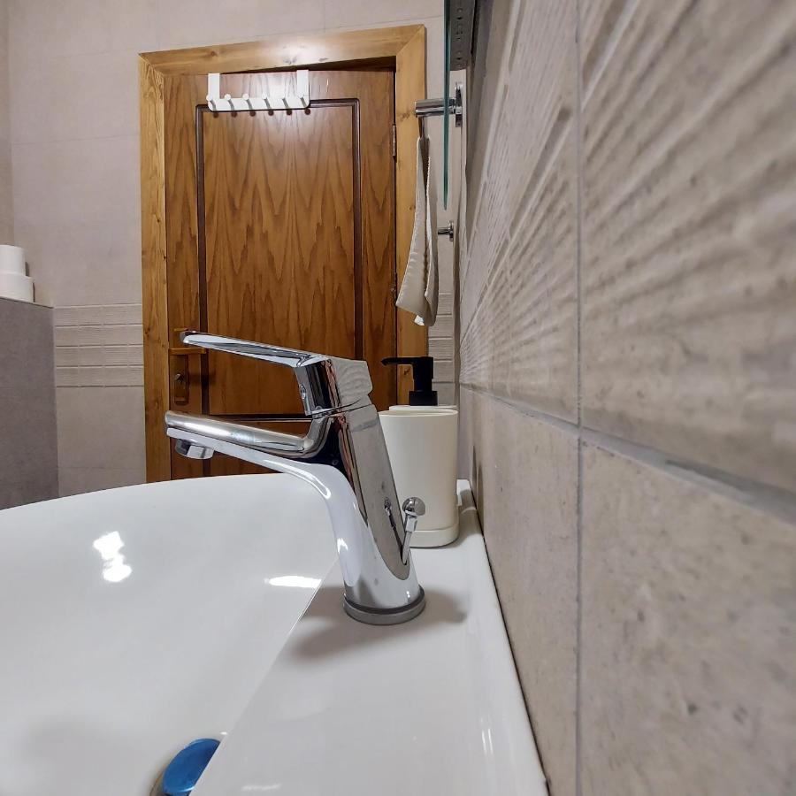 Coco Guesthouse Мадаба Екстериор снимка