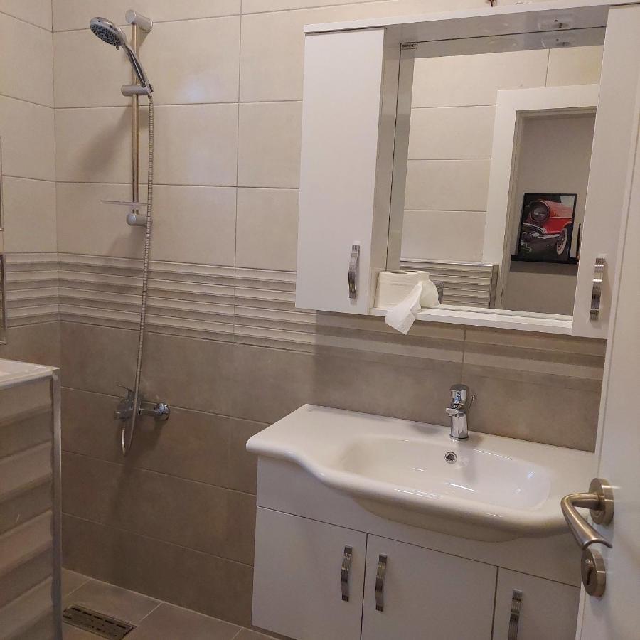 Coco Guesthouse Мадаба Екстериор снимка