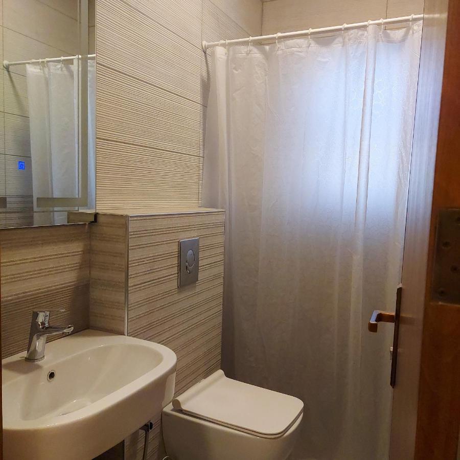 Coco Guesthouse Мадаба Екстериор снимка